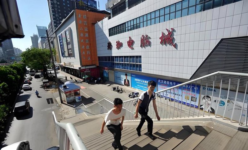 电脑配件批发市场动态解读:机遇与挑战并存